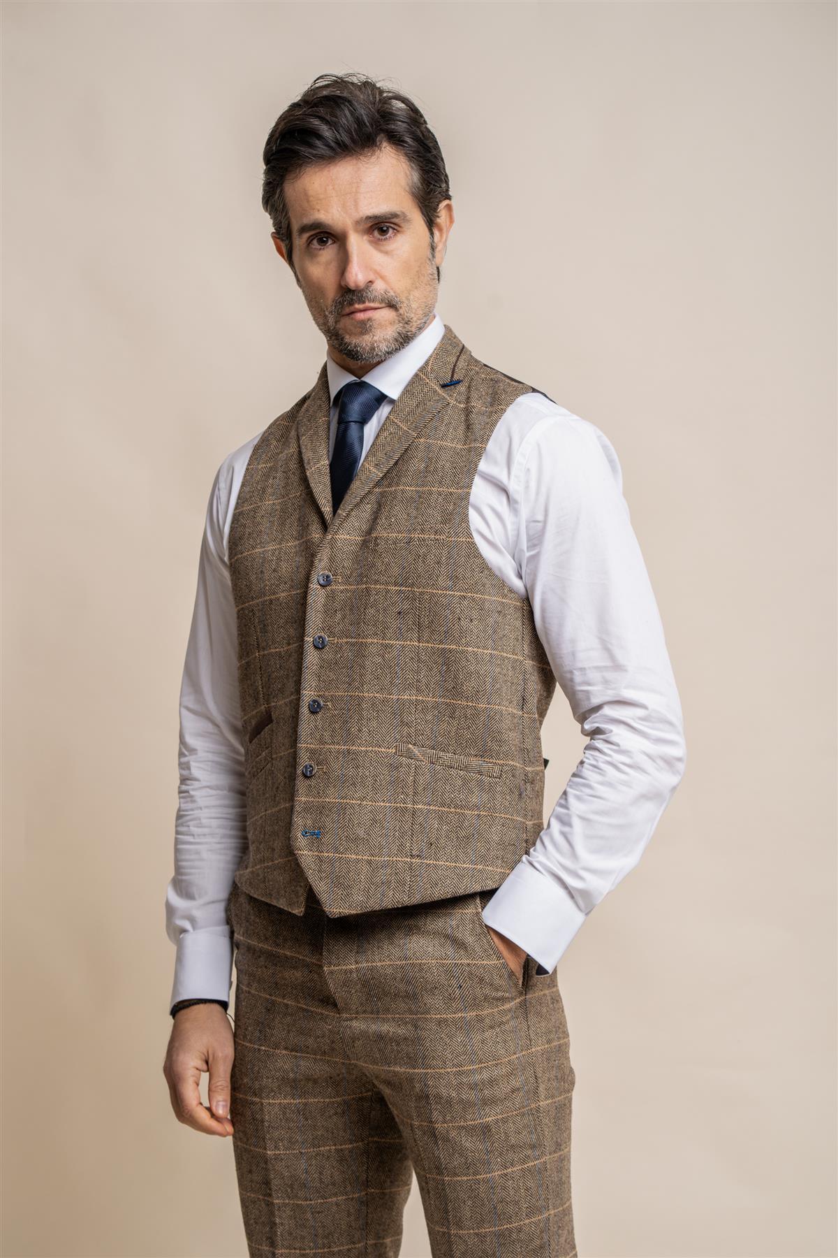Albert Brown with Dakota Chino - Image 3
