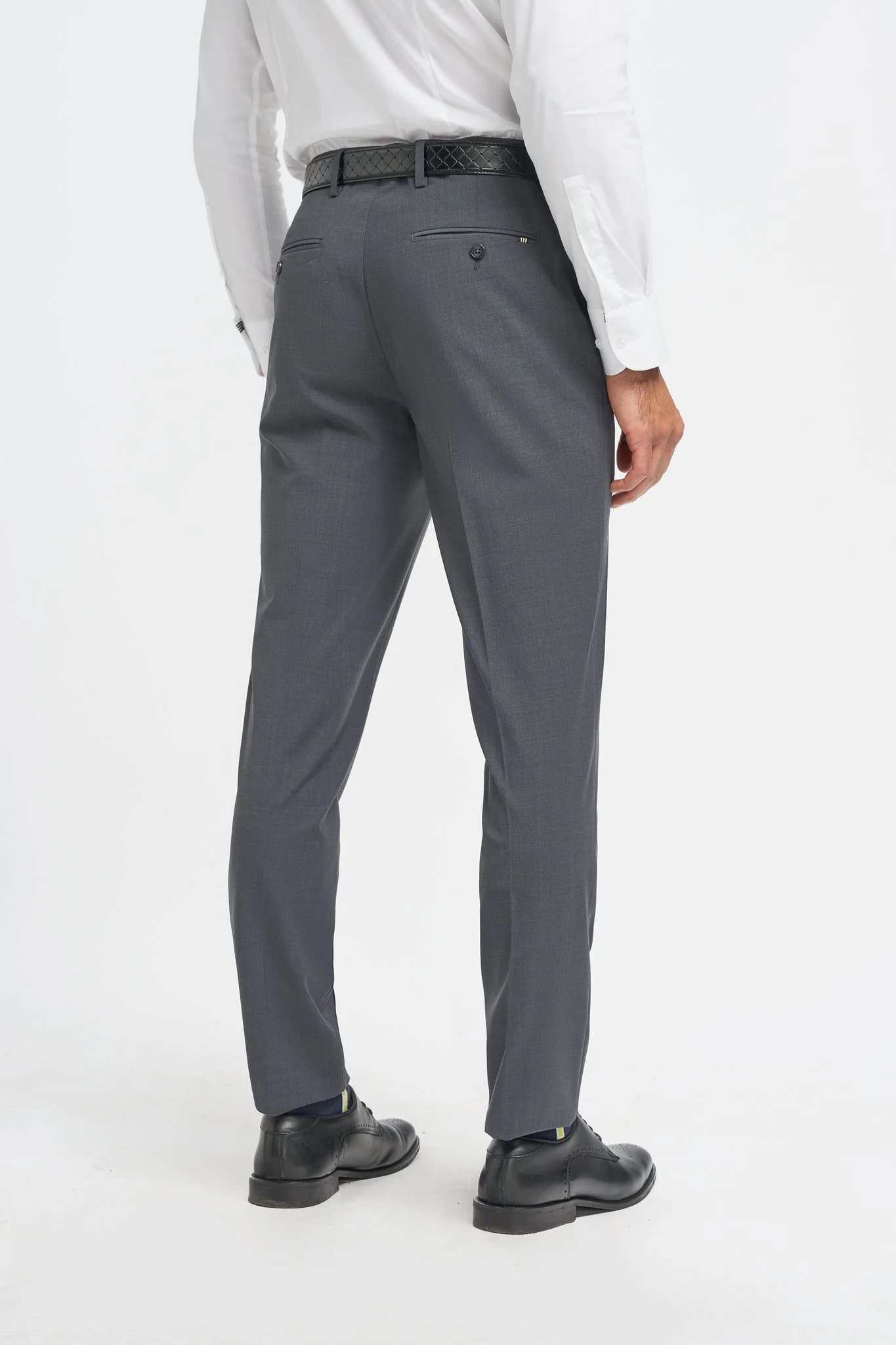 Bond Wool Rich Charcoal Three Piece Suit - Image 8