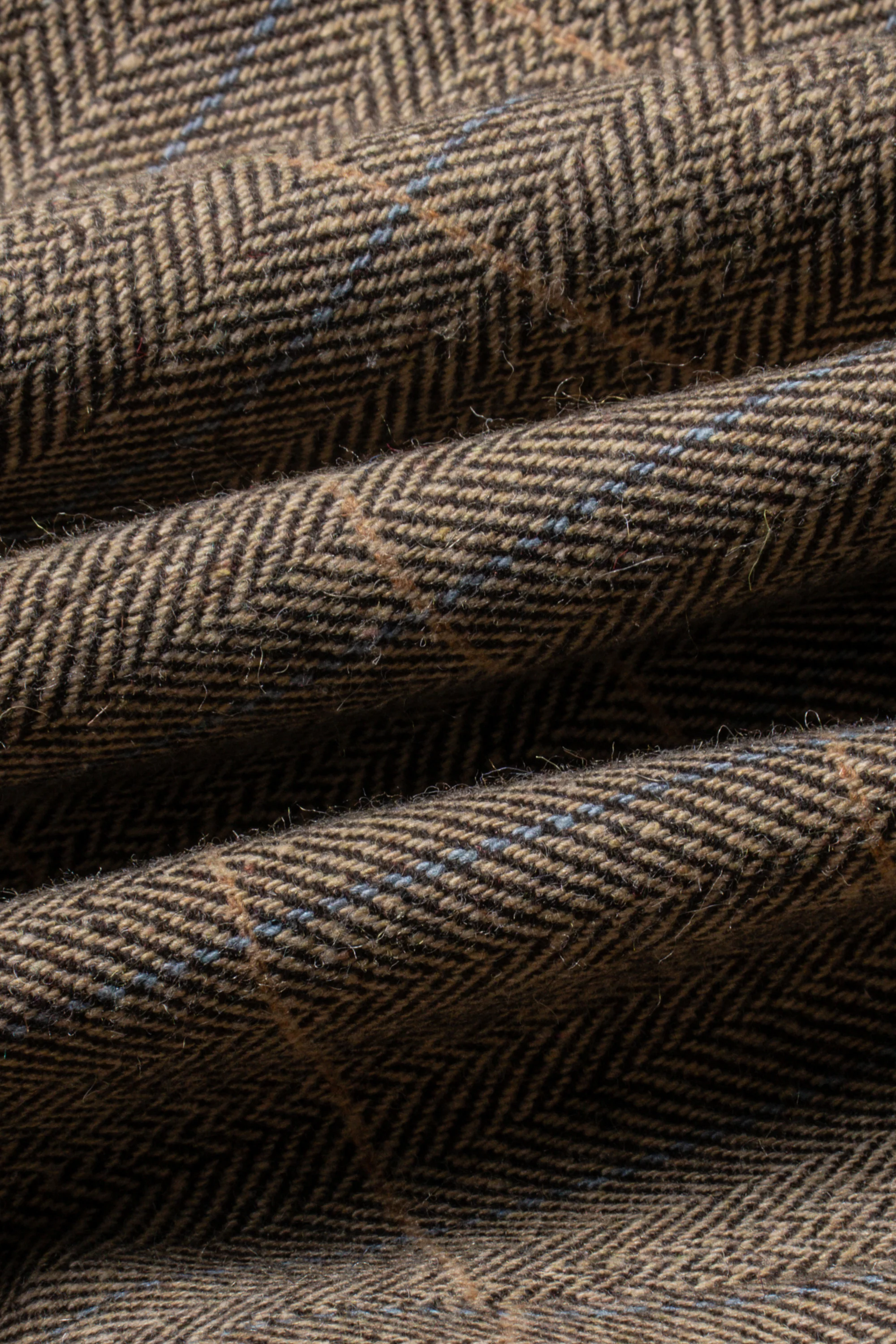 Brown Short Tweed Three Piece Suit - Image 11