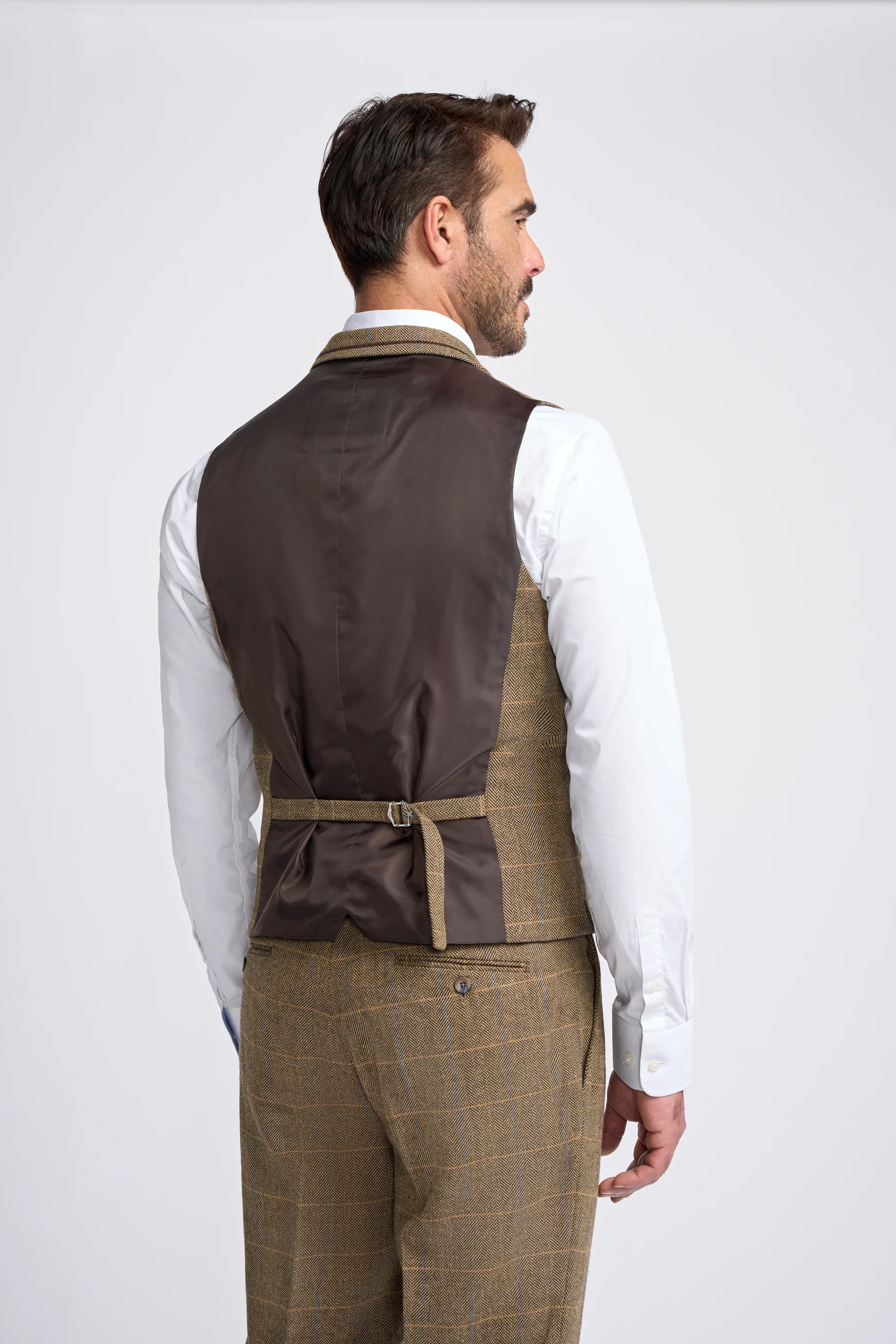 Brown Short Tweed Three Piece Suit - Image 7
